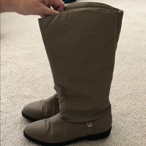 Entienne Aigner Size 10 Winter Weather Boots